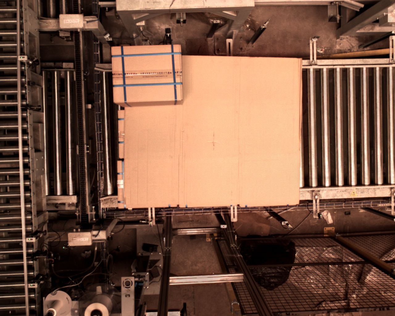 底托和纸板场景分类